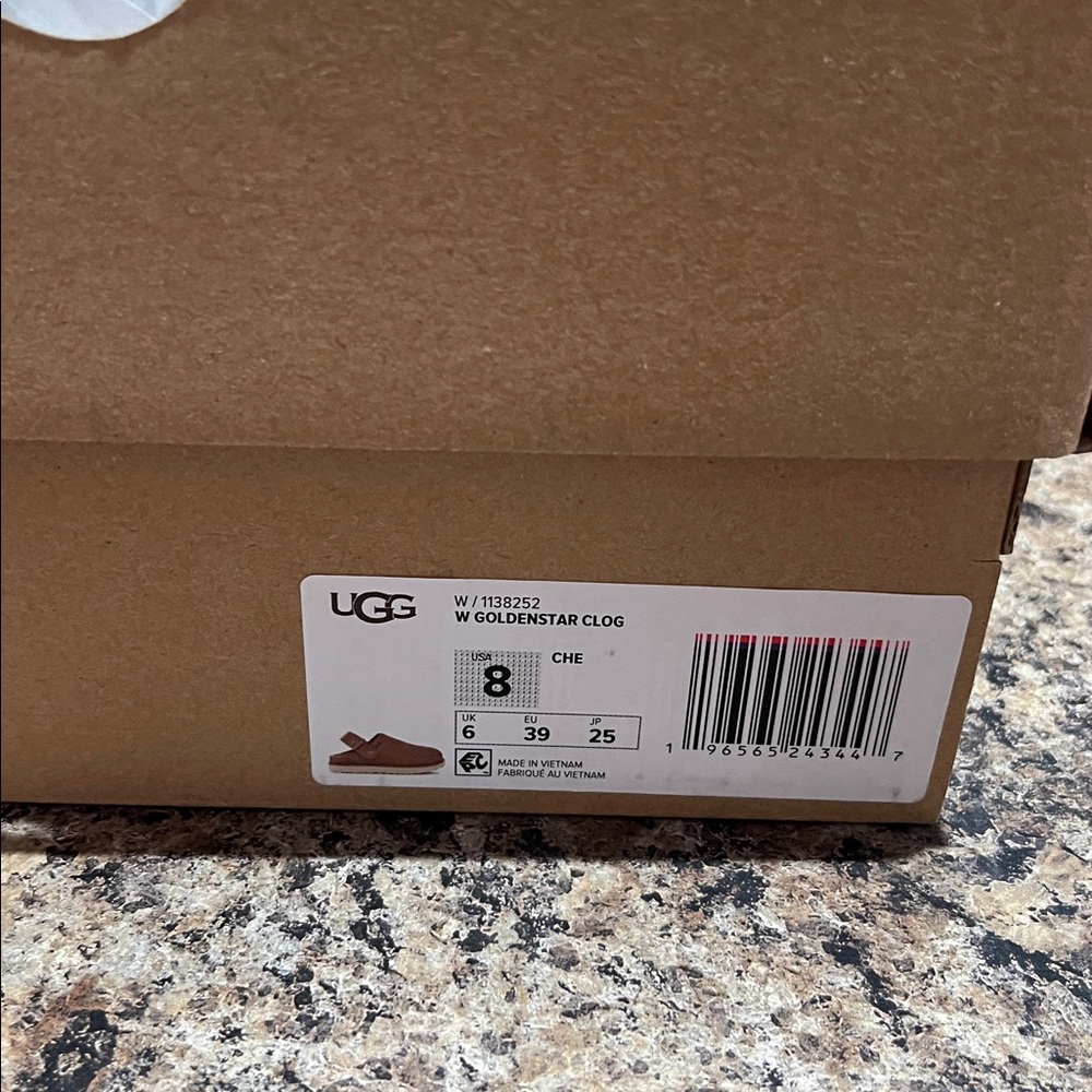UGG Goldenstar Clogs In Chestnut - Picture 6 of 11
